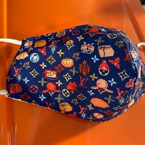 NWOT Reversible Face Mask Cover